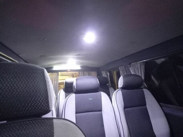 Желтый Фольксваген Transporter, объемом двигателя 1.9 л и пробегом 333 тыс. км за 6250 $, фото 18 на Automoto.ua