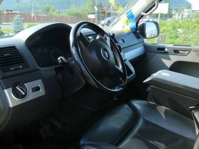 Желтый Фольксваген Transporter, объемом двигателя 2.5 л и пробегом 348 тыс. км за 10500 $, фото 9 на Automoto.ua