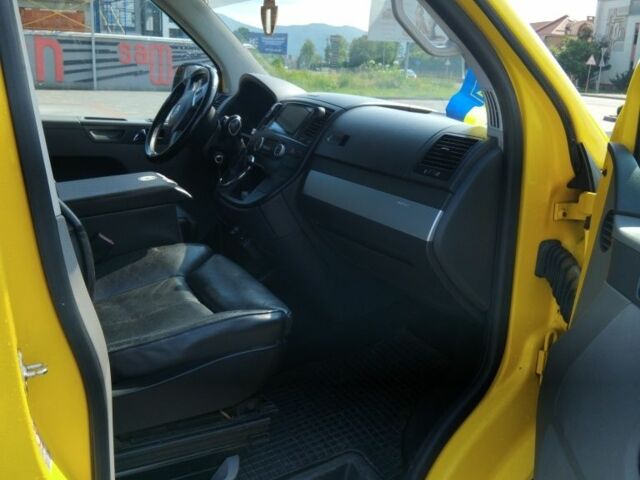 Желтый Фольксваген Transporter, объемом двигателя 2.5 л и пробегом 348 тыс. км за 10500 $, фото 10 на Automoto.ua