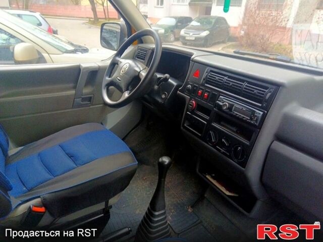 Желтый Фольксваген Transporter, объемом двигателя 1.9 л и пробегом 260 тыс. км за 4500 $, фото 4 на Automoto.ua