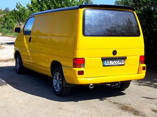 Желтый Фольксваген Transporter, объемом двигателя 1.9 л и пробегом 350 тыс. км за 5000 $, фото 1 на Automoto.ua