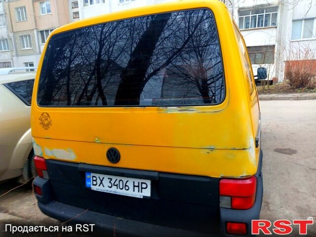 Желтый Фольксваген Transporter, объемом двигателя 1.9 л и пробегом 260 тыс. км за 4500 $, фото 2 на Automoto.ua
