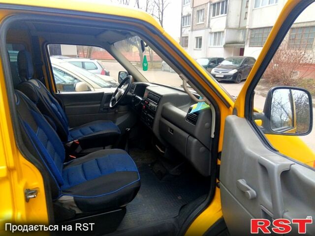 Желтый Фольксваген Transporter, объемом двигателя 1.9 л и пробегом 260 тыс. км за 4500 $, фото 1 на Automoto.ua