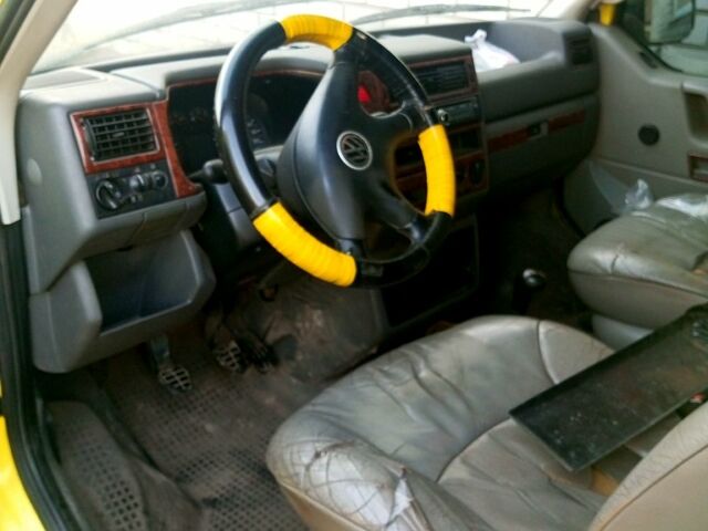 Желтый Фольксваген Transporter, объемом двигателя 2.5 л и пробегом 57 тыс. км за 4300 $, фото 4 на Automoto.ua