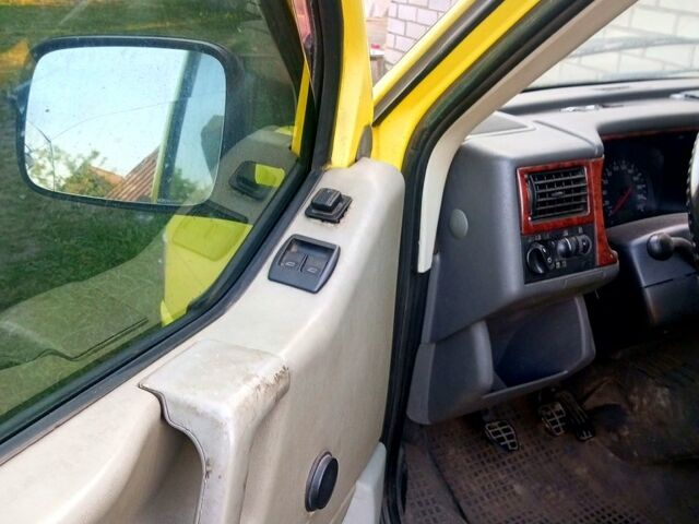 Желтый Фольксваген Transporter, объемом двигателя 2.5 л и пробегом 57 тыс. км за 4300 $, фото 1 на Automoto.ua