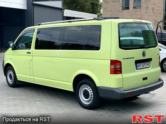 Желтый Фольксваген Transporter, объемом двигателя 2.5 л и пробегом 250 тыс. км за 7777 $, фото 1 на Automoto.ua