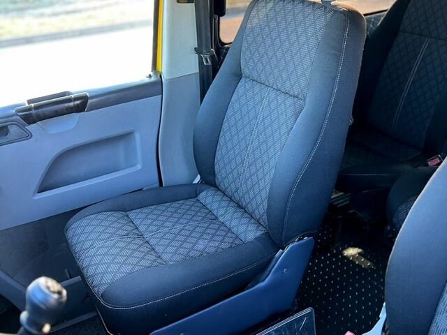 Желтый Фольксваген Transporter, объемом двигателя 19 л и пробегом 287 тыс. км за 7350 $, фото 11 на Automoto.ua