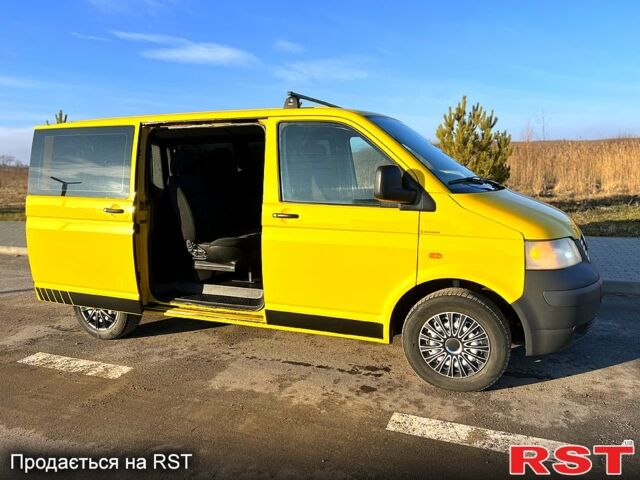 Желтый Фольксваген Transporter, объемом двигателя 19 л и пробегом 287 тыс. км за 7350 $, фото 4 на Automoto.ua