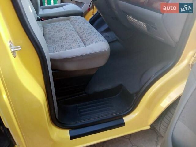 Фольксваген Transporter 2005 в Лысянке на Automoto.ua Желтый Фольксваген Transporter, объемом двигателя 1.9 л и пробегом 300 тыс. км за 8000 $, фото 1 на Automoto.ua