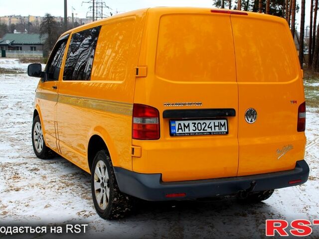 Желтый Фольксваген Transporter, объемом двигателя 2.5 л и пробегом 1 тыс. км за 6950 $, фото 1 на Automoto.ua