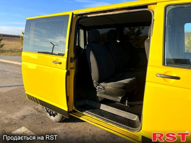 Желтый Фольксваген Transporter, объемом двигателя 19 л и пробегом 287 тыс. км за 7350 $, фото 5 на Automoto.ua