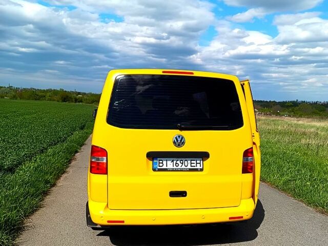 Желтый Фольксваген Transporter, объемом двигателя 1.9 л и пробегом 316 тыс. км за 10000 $, фото 7 на Automoto.ua