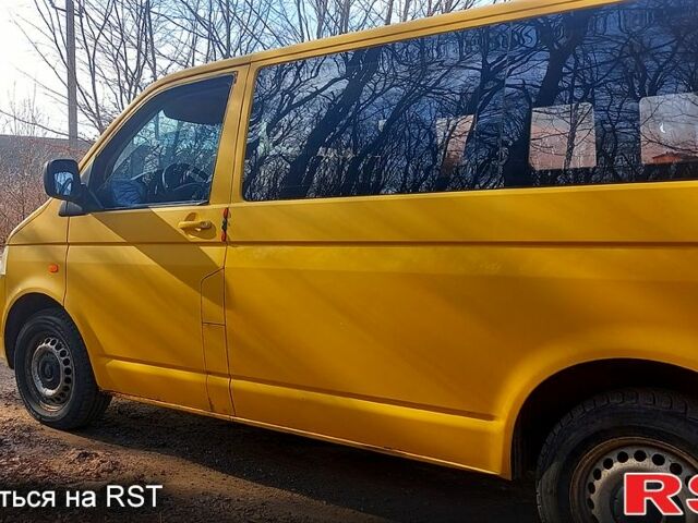 Желтый Фольксваген Transporter, объемом двигателя 1.9 л и пробегом 379 тыс. км за 6700 $, фото 2 на Automoto.ua