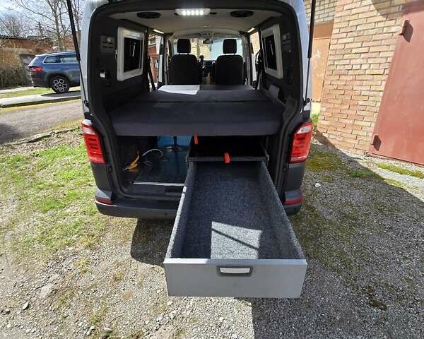 Серый Фольксваген Transporter, объемом двигателя 2 л и пробегом 183 тыс. км за 39999 $, фото 13 на Automoto.ua