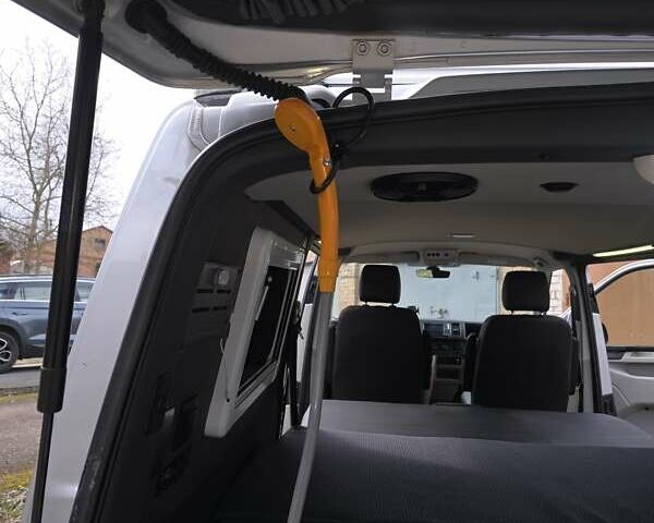 Серый Фольксваген Transporter, объемом двигателя 2 л и пробегом 183 тыс. км за 39999 $, фото 16 на Automoto.ua