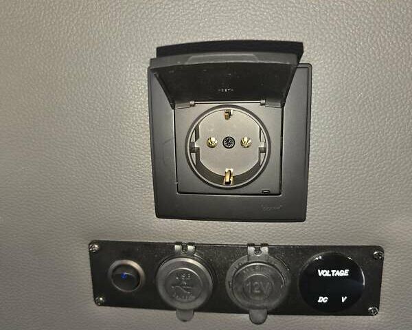 Серый Фольксваген Transporter, объемом двигателя 2 л и пробегом 183 тыс. км за 39999 $, фото 25 на Automoto.ua