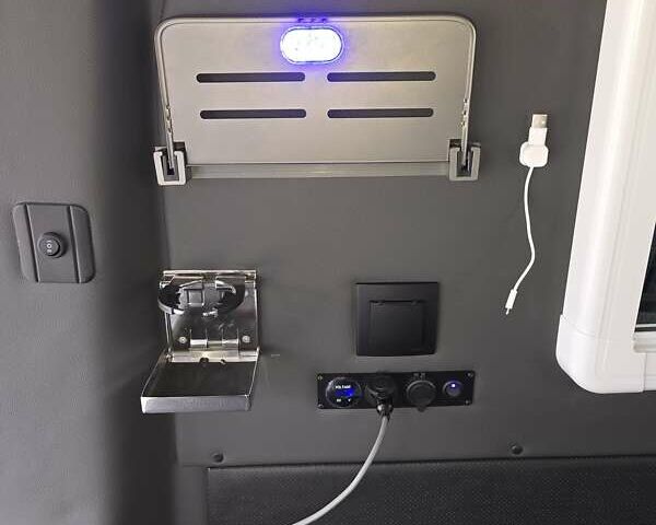 Серый Фольксваген Transporter, объемом двигателя 2 л и пробегом 183 тыс. км за 39999 $, фото 28 на Automoto.ua