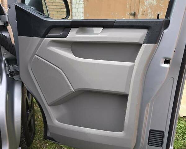 Серый Фольксваген Transporter, объемом двигателя 2 л и пробегом 183 тыс. км за 39999 $, фото 51 на Automoto.ua