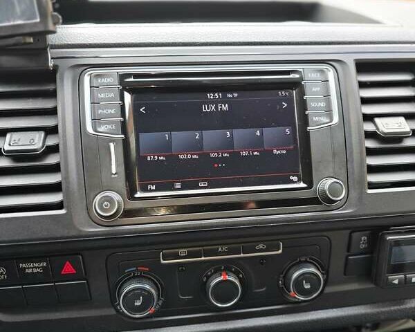 Серый Фольксваген Transporter, объемом двигателя 2 л и пробегом 183 тыс. км за 39999 $, фото 59 на Automoto.ua