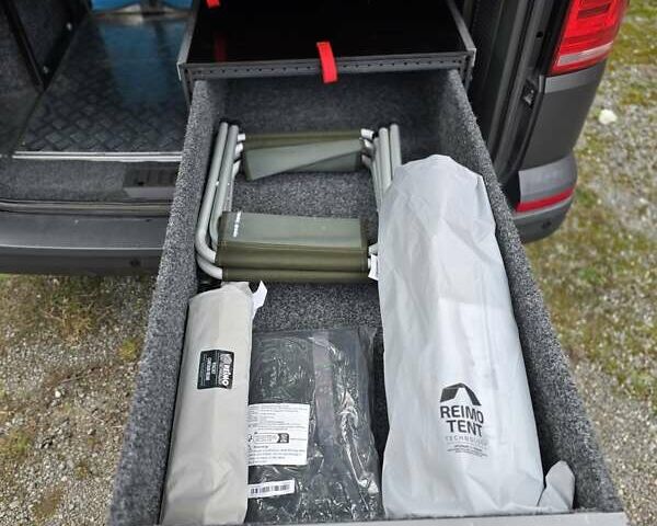 Серый Фольксваген Transporter, объемом двигателя 2 л и пробегом 183 тыс. км за 39999 $, фото 37 на Automoto.ua