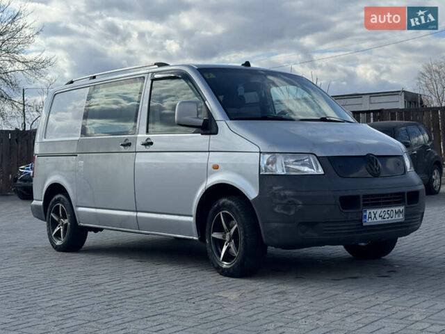 Серый Фольксваген Transporter, объемом двигателя 1.9 л и пробегом 390 тыс. км за 6000 $, фото 1 на Automoto.ua