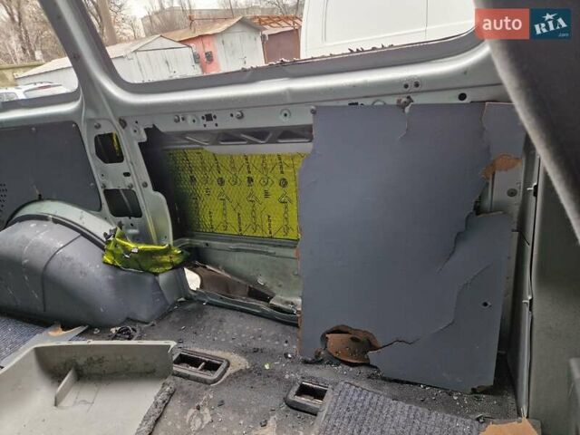 Серый Фольксваген Transporter, объемом двигателя 2 л и пробегом 470 тыс. км за 5000 $, фото 10 на Automoto.ua