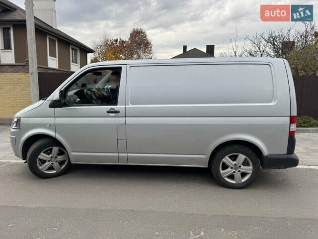 Серый Фольксваген Transporter, объемом двигателя 1.97 л и пробегом 330 тыс. км за 12800 $, фото 1 на Automoto.ua