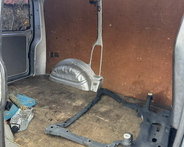 Серый Фольксваген Transporter, объемом двигателя 1.97 л и пробегом 330 тыс. км за 12800 $, фото 8 на Automoto.ua