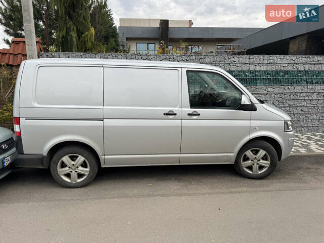 Серый Фольксваген Transporter, объемом двигателя 1.97 л и пробегом 330 тыс. км за 12800 $, фото 7 на Automoto.ua