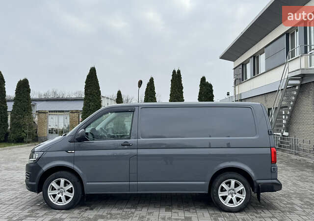 Серый Фольксваген Transporter, объемом двигателя 2 л и пробегом 280 тыс. км за 14999 $, фото 3 на Automoto.ua