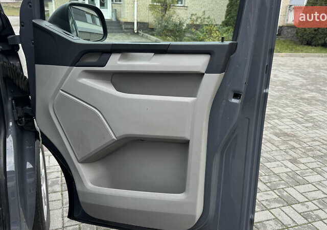 Серый Фольксваген Transporter, объемом двигателя 2 л и пробегом 280 тыс. км за 14999 $, фото 20 на Automoto.ua