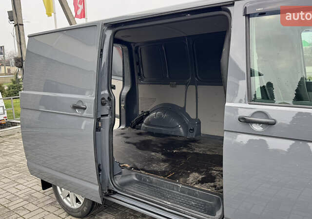 Серый Фольксваген Transporter, объемом двигателя 2 л и пробегом 280 тыс. км за 14999 $, фото 19 на Automoto.ua