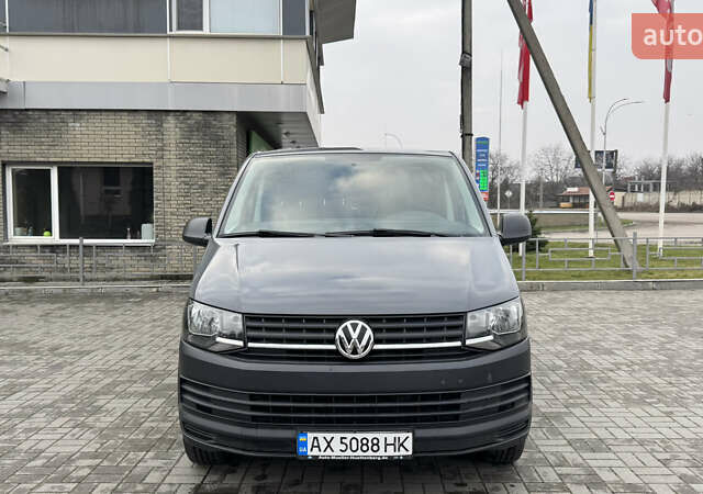 Серый Фольксваген Transporter, объемом двигателя 2 л и пробегом 280 тыс. км за 14999 $, фото 1 на Automoto.ua