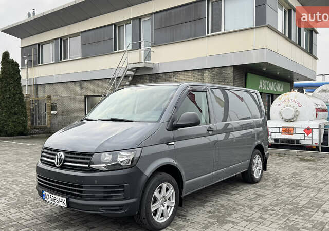 Серый Фольксваген Transporter, объемом двигателя 2 л и пробегом 280 тыс. км за 14999 $, фото 2 на Automoto.ua