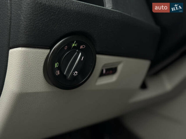 Сірий Фольксваген Transporter, об'ємом двигуна 1.97 л та пробігом 295 тис. км за 19500 $, фото 12 на Automoto.ua