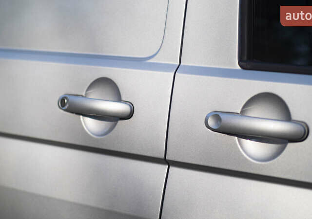 Серый Фольксваген Transporter, объемом двигателя 2 л и пробегом 248 тыс. км за 23000 $, фото 53 на Automoto.ua