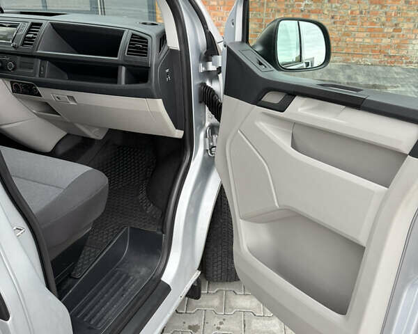 Сірий Фольксваген Transporter, об'ємом двигуна 1.97 л та пробігом 235 тис. км за 21000 $, фото 8 на Automoto.ua