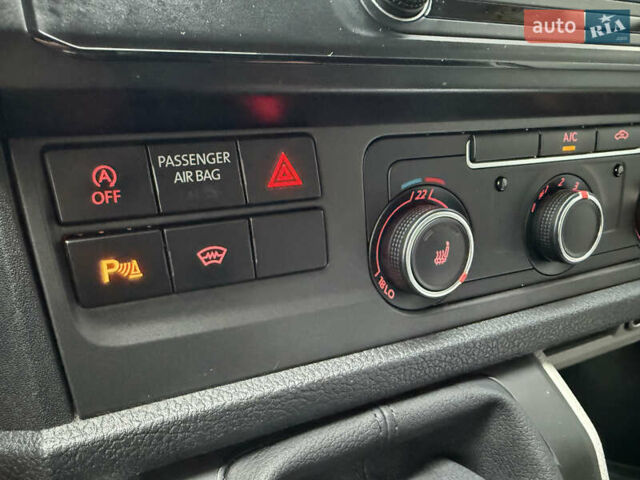 Серый Фольксваген Transporter, объемом двигателя 2 л и пробегом 228 тыс. км за 19400 $, фото 30 на Automoto.ua