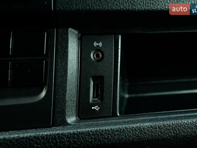 Серый Фольксваген Transporter, объемом двигателя 2 л и пробегом 159 тыс. км за 26500 $, фото 65 на Automoto.ua