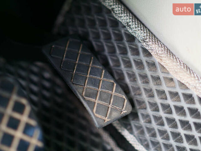 Серый Фольксваген Transporter, объемом двигателя 2 л и пробегом 248 тыс. км за 23000 $, фото 78 на Automoto.ua