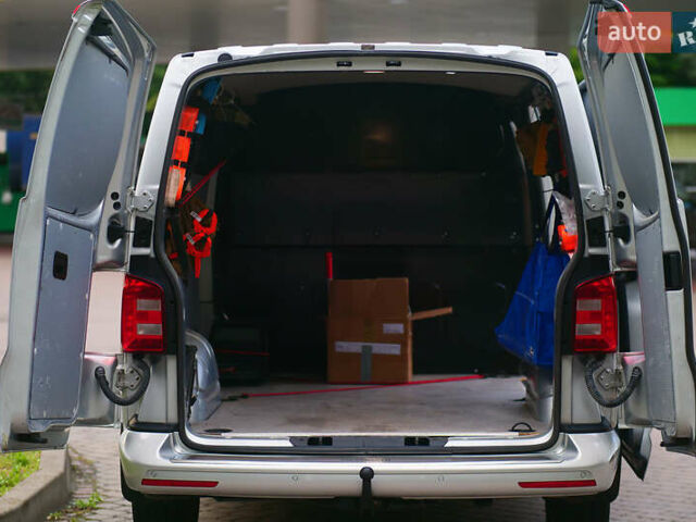 Серый Фольксваген Transporter, объемом двигателя 2 л и пробегом 248 тыс. км за 23000 $, фото 86 на Automoto.ua