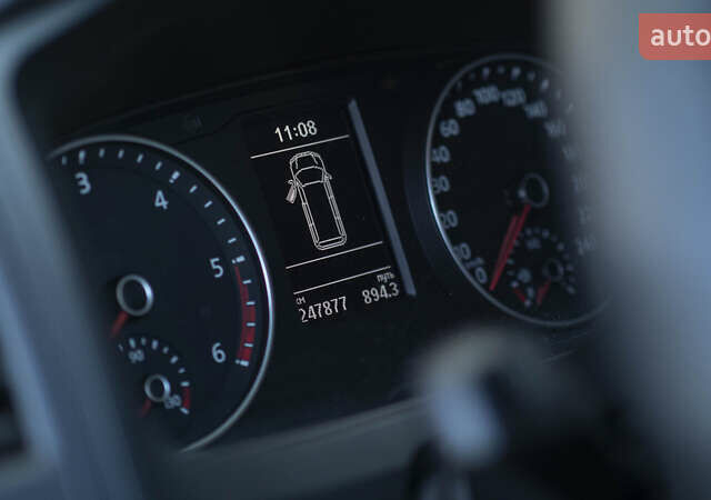 Серый Фольксваген Transporter, объемом двигателя 2 л и пробегом 248 тыс. км за 23000 $, фото 47 на Automoto.ua