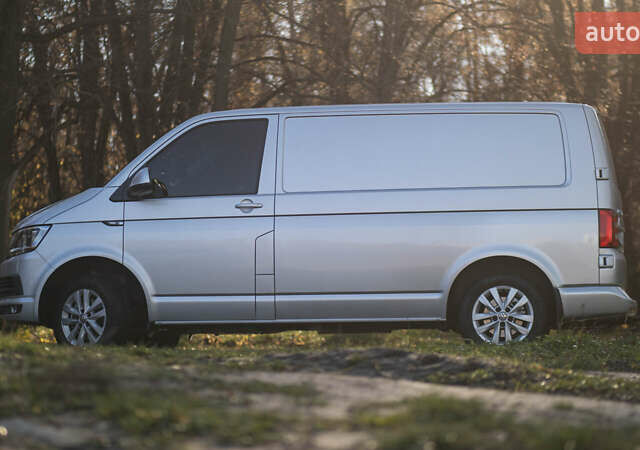 Серый Фольксваген Transporter, объемом двигателя 2 л и пробегом 248 тыс. км за 23000 $, фото 12 на Automoto.ua