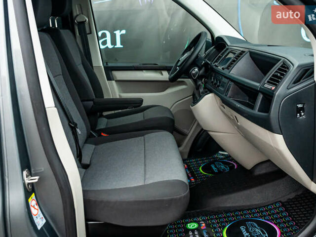 Серый Фольксваген Transporter, объемом двигателя 2 л и пробегом 159 тыс. км за 26500 $, фото 51 на Automoto.ua