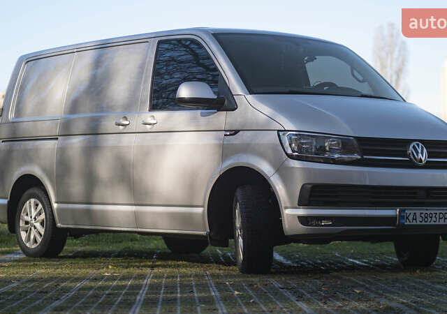 Серый Фольксваген Transporter, объемом двигателя 2 л и пробегом 248 тыс. км за 23000 $, фото 2 на Automoto.ua