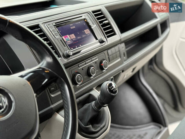 Серый Фольксваген Transporter, объемом двигателя 2 л и пробегом 228 тыс. км за 19400 $, фото 24 на Automoto.ua