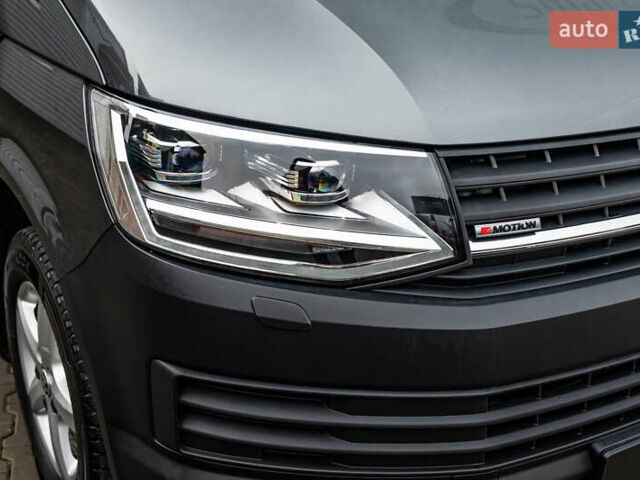 Серый Фольксваген Transporter, объемом двигателя 2 л и пробегом 159 тыс. км за 26500 $, фото 2 на Automoto.ua