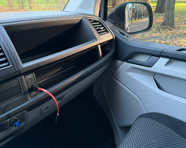 Сірий Фольксваген Transporter, об'ємом двигуна 2 л та пробігом 248 тис. км за 24900 $, фото 33 на Automoto.ua