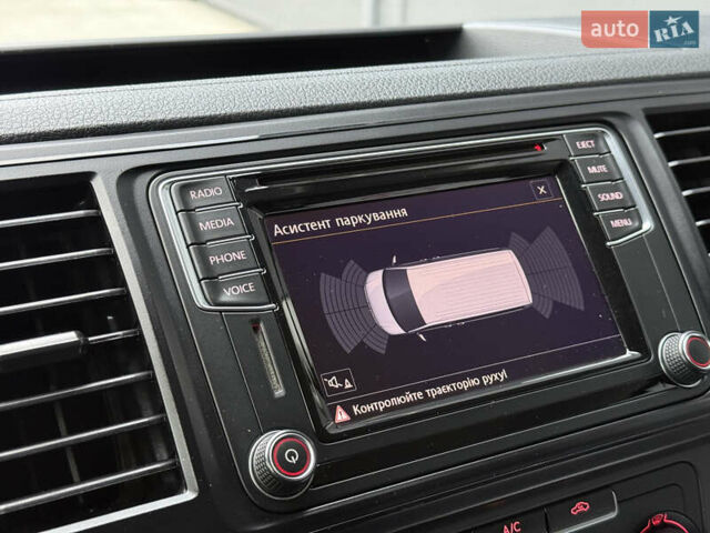 Серый Фольксваген Transporter, объемом двигателя 2 л и пробегом 228 тыс. км за 19400 $, фото 31 на Automoto.ua