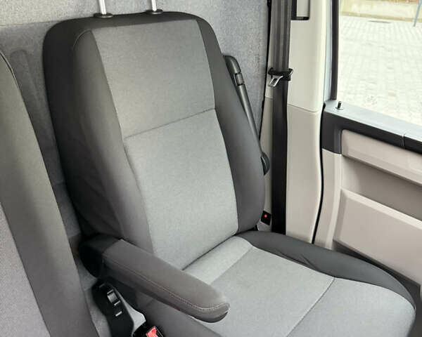 Сірий Фольксваген Transporter, об'ємом двигуна 1.97 л та пробігом 235 тис. км за 21000 $, фото 10 на Automoto.ua